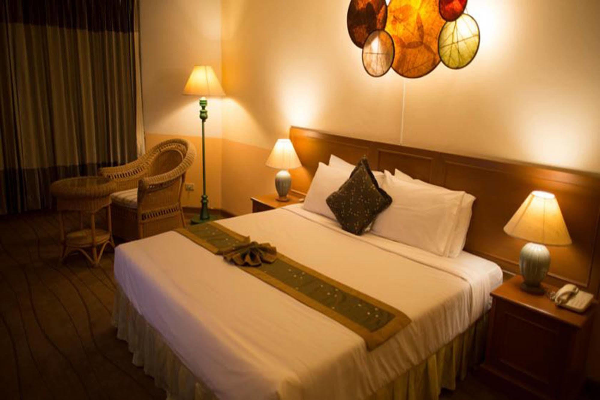 Phayao Gateway Hotel Exterior photo